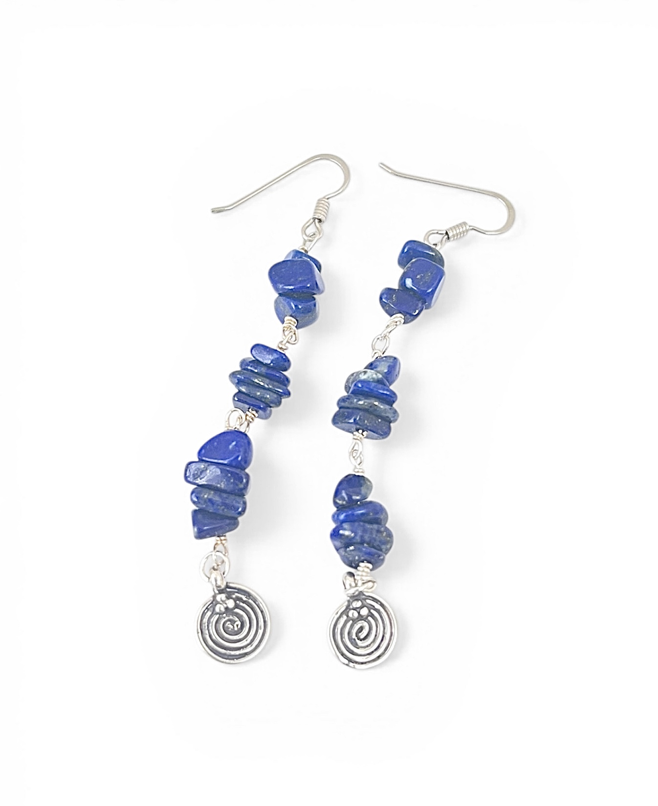 Långa örhängen, trumlad Lapis lazuli